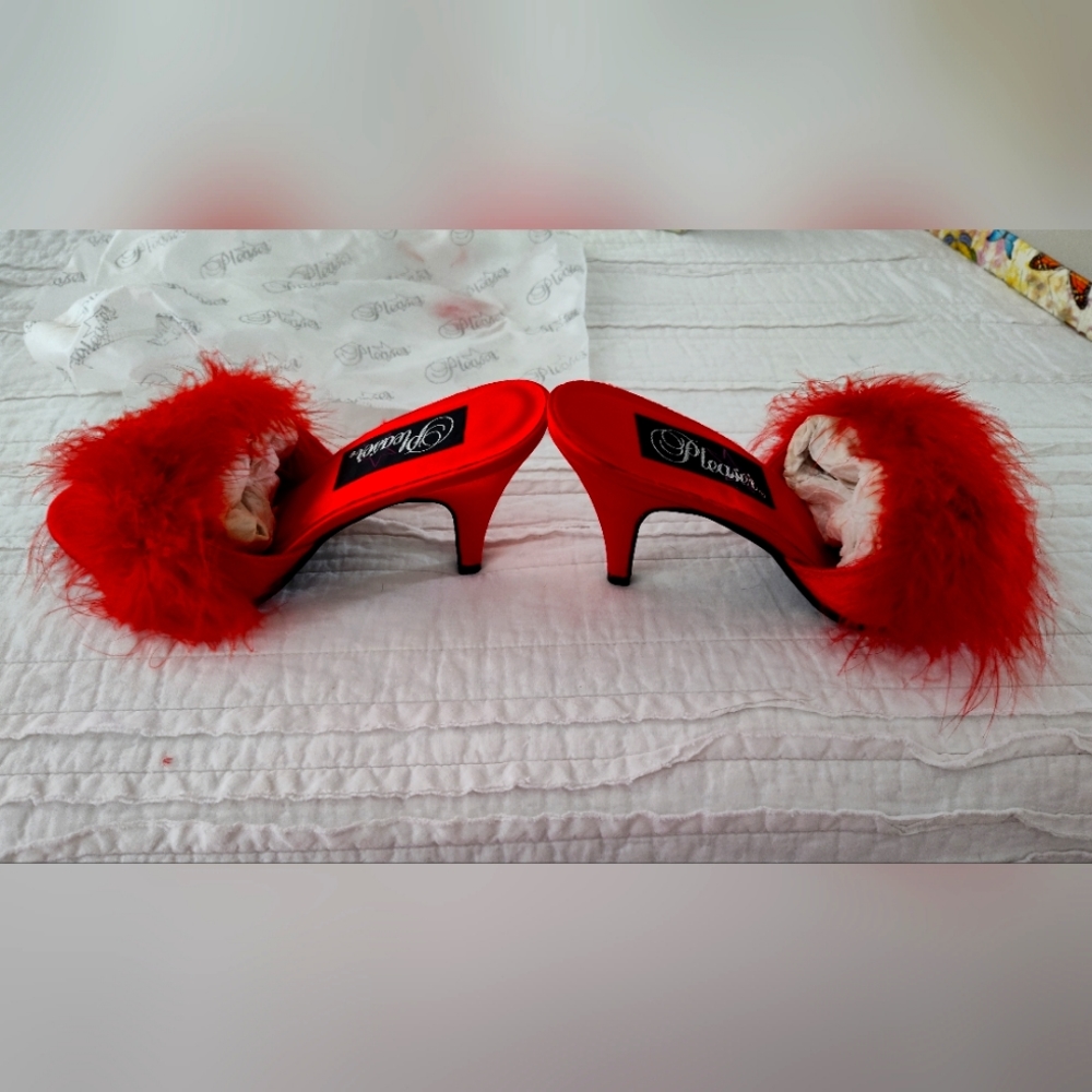 High heel mules with feathers